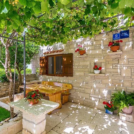 Lorencin Appartement *